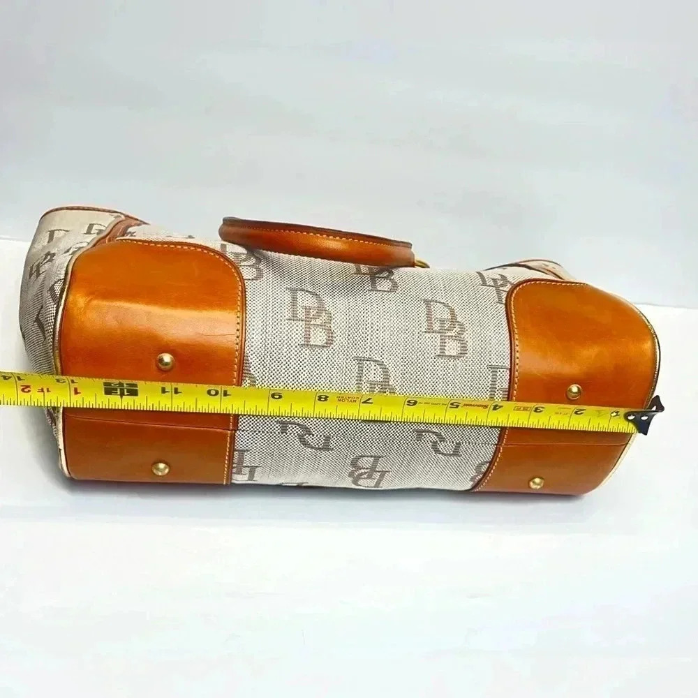 Dooney & Bourke Cream and Tan Shoulder Bag - Picture 7 of 11